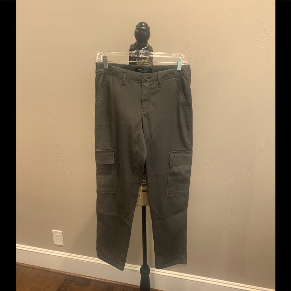 Liverpool pants in emerald LM7228 size 4 never worn. Inseam 27 inches non smoke